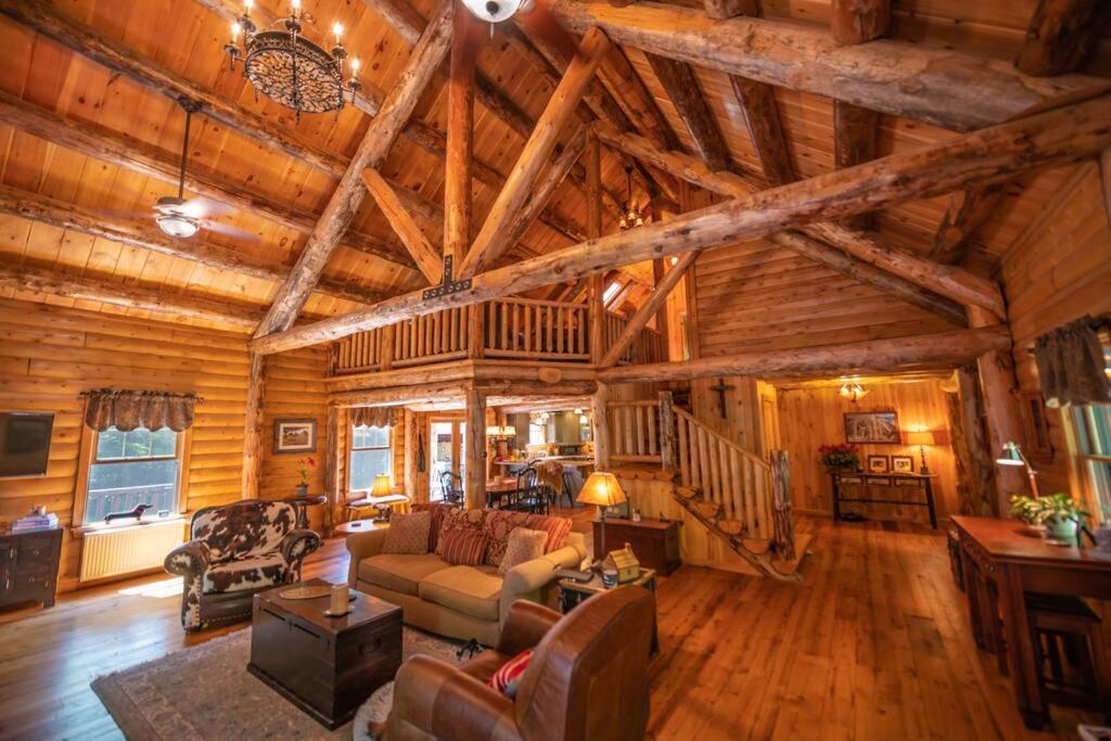 Luxe Log Cabin With Hot Tub/Spa/Steam Room! Уилмингтон Экстерьер фото